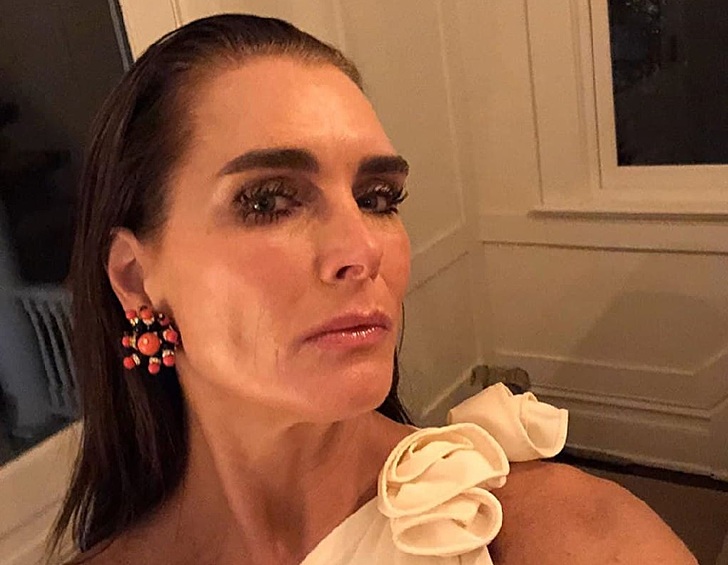 Недавно звезда подписала контракт с известным модельным агентством IMG Models. 