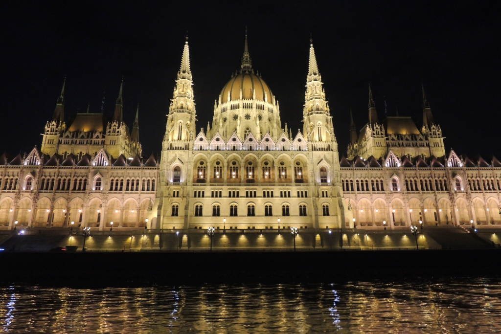 Здание венгерского парламента