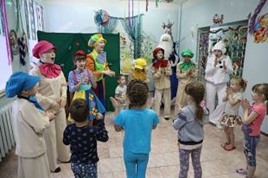 Союз молодежи Алтай-Кокса поздравил с Новым годом заринских детей