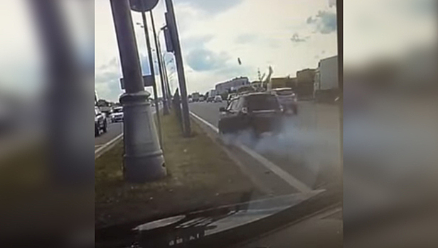 В Набережных Челнах легковушка насмерть сбила дальнобойщика