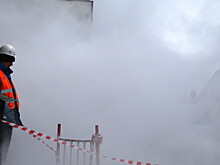 Фонтан кипятка забил в центре Петербурга из-за коммунальной аварии