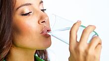 Сколько воды пить летом, расскажет вологжанам специалист