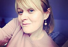 «Чем старше, тем краше»: фолловеры оценили фото Анны Михалковой в розовом купальнике