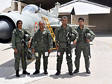 В Индии появилась первая женщина-истребитель