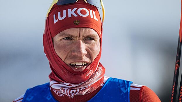 Большунов выиграл скиатлон на чемпионате России по лыжным гонкам