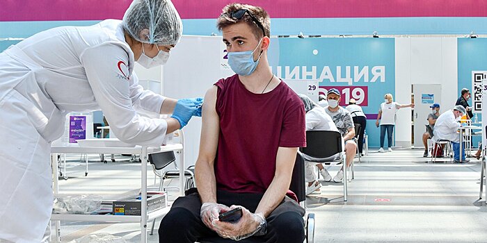 Врачи отмечают высокий интерес к вакцинации от коронавируса в Москве