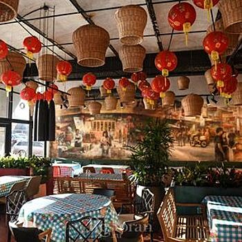 На территории Бадаевского завода открылся ресторан "Китайская забегаловка"