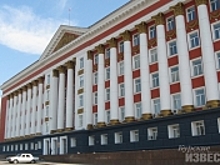 По центру Курска проехала колонна машин с портретами фронтовиков