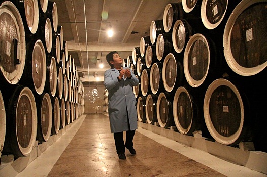 В Кыргызстане вырастут цены на алкоголь, табачные изделия и газировку