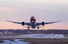 Norwegian Air Shuttle купил 28 слотов Small Planet Airlines