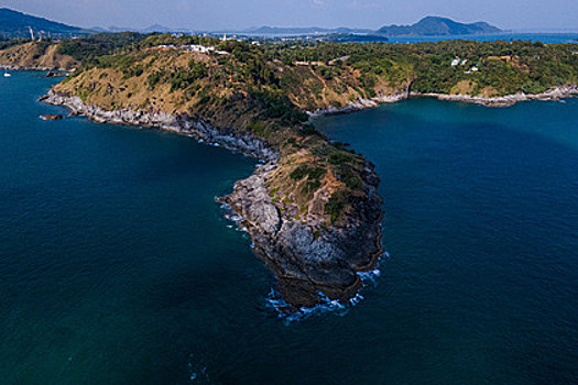 Тело сорвавшегося со скалы на Пхукете туриста пролежало в воде семь дней