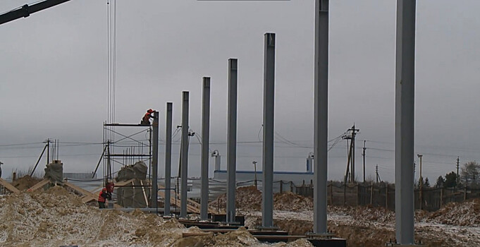 Подрядчику поручено ускорить строительство крытого катка в поселке Ковернино