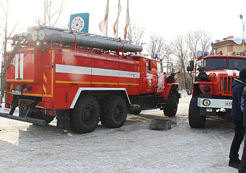 ЧП на Камчатке: Горящий грузовик ворвался в пожарную часть