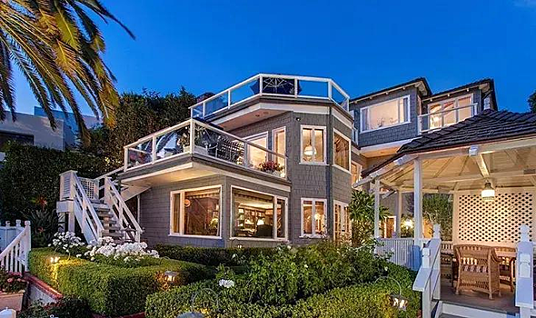 Голливудская актриса выгодно продала свой особняк в Калифорнии