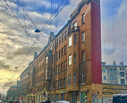 «Дом-утюг» на Боровой улице утратил свой «плоский» эффект из-за новостройки