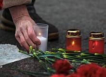 Осиротевших детей бойца «Вагнера» привезли на кладбище ЧВК и рассказали об отце