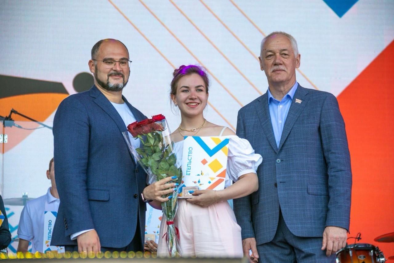 Более полумиллиона рублей готовы выдать активной молодёжи Владивостока