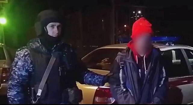 Пьяный мужчина проник в здание вуза на востоке Москвы