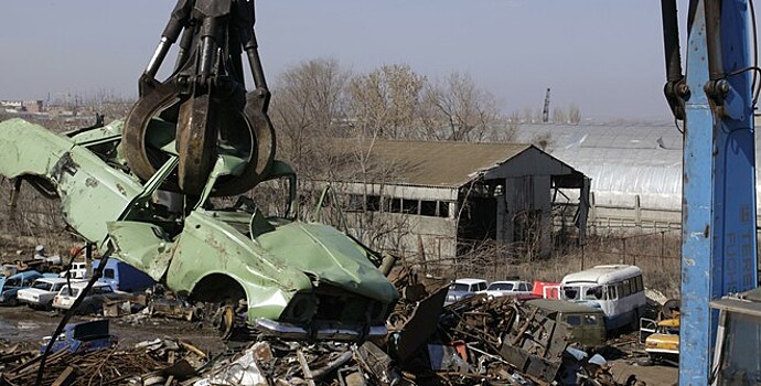 Уфимец поверил бомжам и сдал чужие машины на металлолом