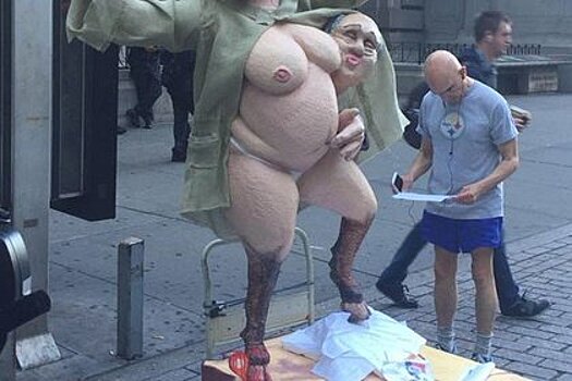 Полуобнаженная статуя Клинтон вызвала скандал в Нью-Йорке