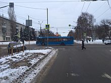Пять человек пострадали при столкновении автобуса и иномарки в Тольятти