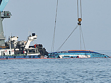 Число жертв крушения катера под Одессой выросло до 17