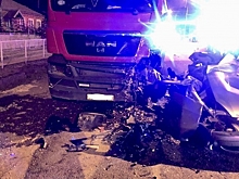 Ночью на Кубани два человека погибли в ДТП с фурой
