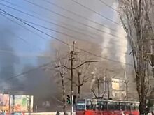 В Саратове загорелся бывший завод «Тантал»