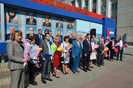 В Калуге открыли обновленную Доску Почета