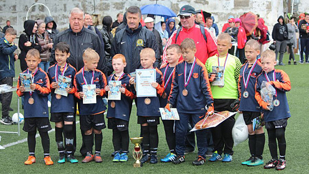Защитник "Крыльев Советов" организовал футбольный турнир во Владивостоке