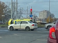 Соцсети: машина скорой помощи перевернулась в Нижнем Новгороде