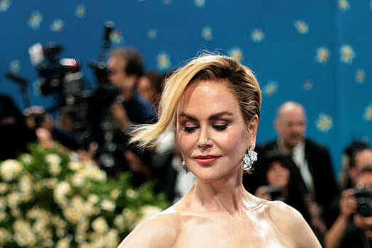 Актриса Кидман призналась, что держится на фоне развода после 19 лет брака