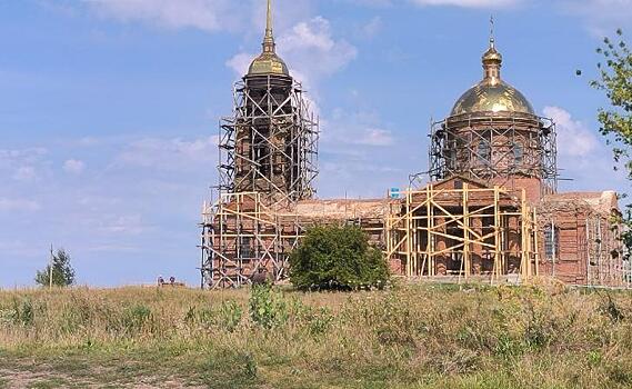 В селе Лещ-Плота Солнцевского района продолжается восстановление Николаевского храма