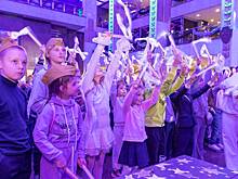 Около 100 детей приняли участие в благотворительной программе «Елка Победы»