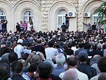 Митингующие ворвались к президенту Абхазии