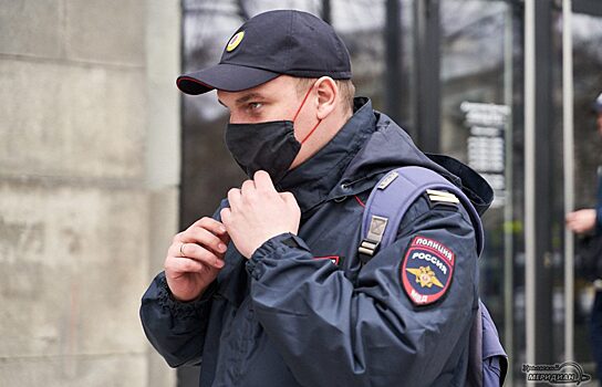 Полиция Екатеринбурга расследует ограбление умных остановок