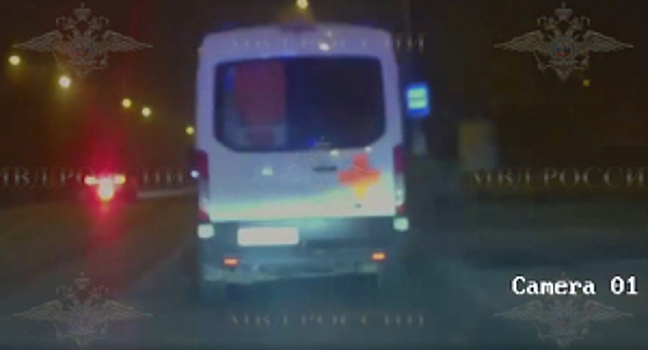 В Волгограде для задержания правонарушителя, угнавшего автомобиль скорой медицинской помощи, полицейские применили оружие