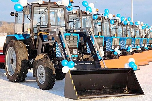 Новые белорусские тракторы получили регионы Кузбасса