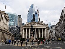 Банк Англии начал «тушить пожар» в финансовой системе