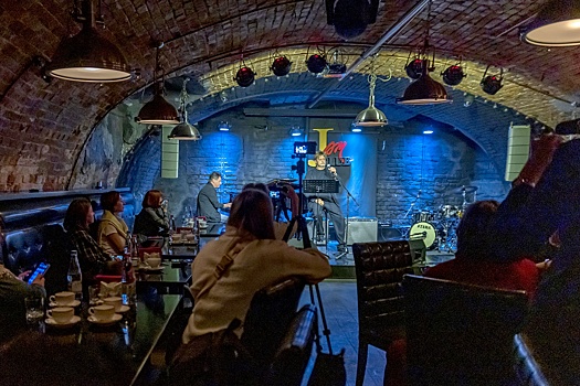 Александр Домогаров рассказал "РГ" о проекте "Вертинский" и любви к рок-группам