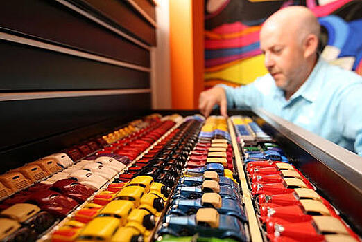 Американец собрал коллекцию игрушечных машинок на миллион долларов