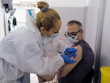 В Подмосковье собрались вакцинировать от COVID-19 по десять тысяч человек в день