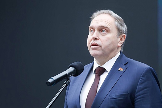 Минск: Караник прокомментировал роль ИИ при создании научной идеи