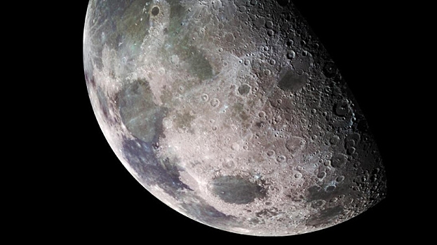 Ученые: Луна отдаляется от Земли