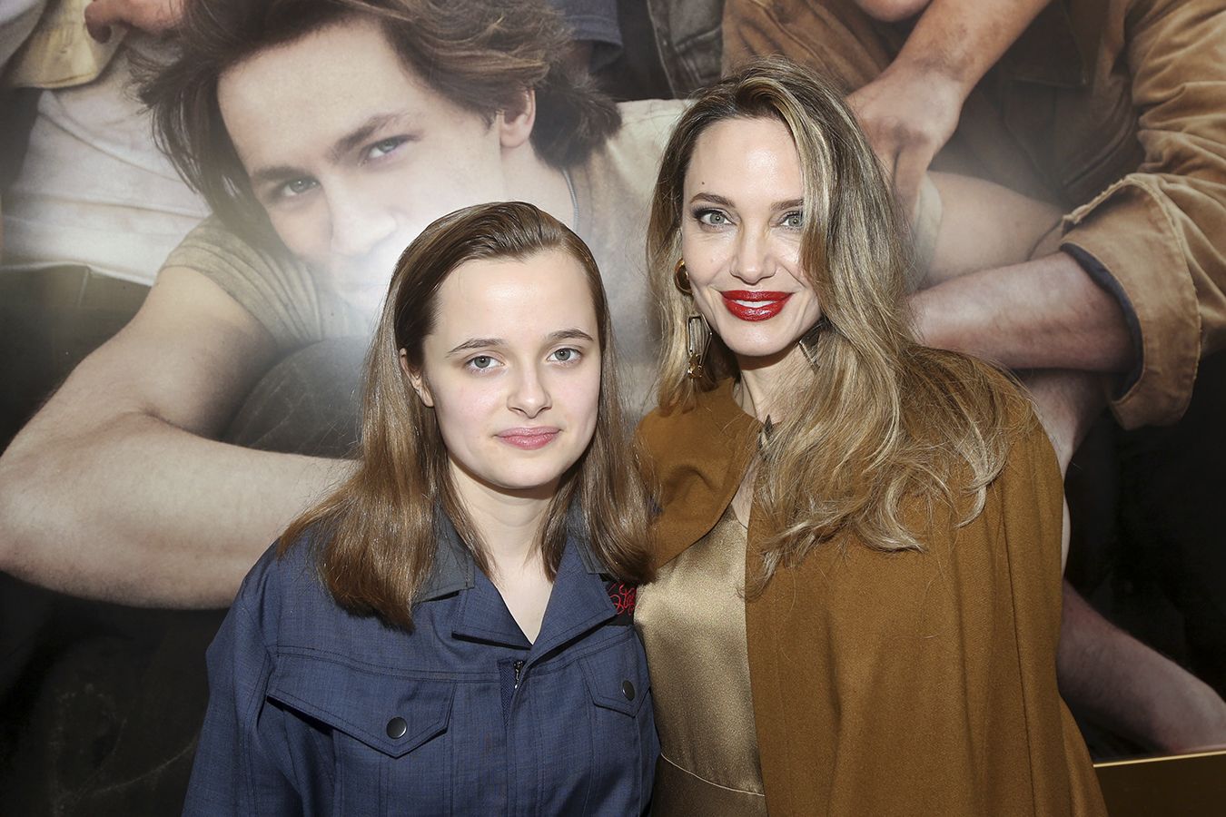 15-летняя дочь Анджелины Джоли и Брэда Питта впервые за долгое время вышла в свет