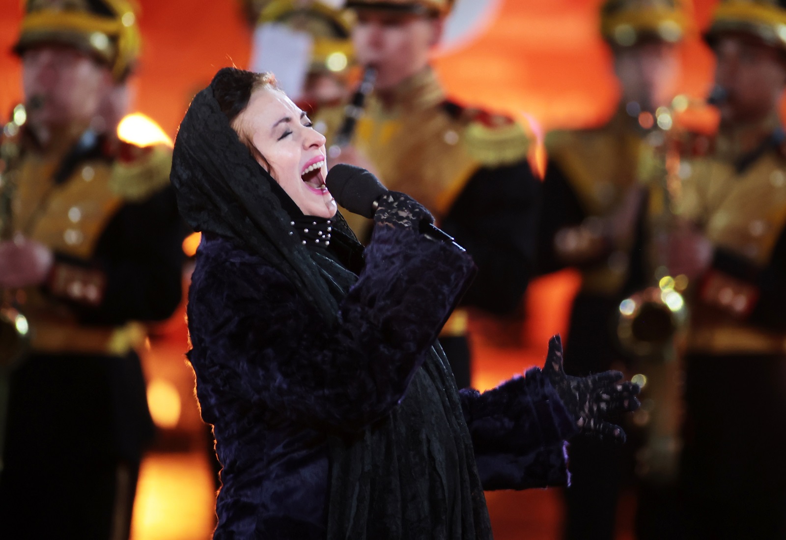 Певица макsим 2021. 15 фестиваль спасская башня. Макsим. Продюсер певицы. Макsим сейчас 2022.