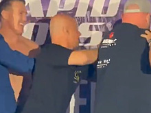 Бывший боец UFC устроил потасовку на взвешивании и попал на видео