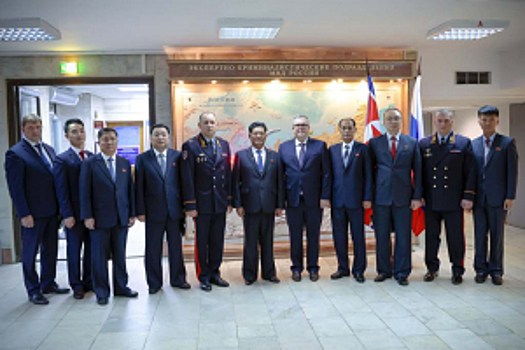 Виталий Шулика и Министр общественной безопасности КНДР Пан Ду Соб посетили ЭКЦ МВД России