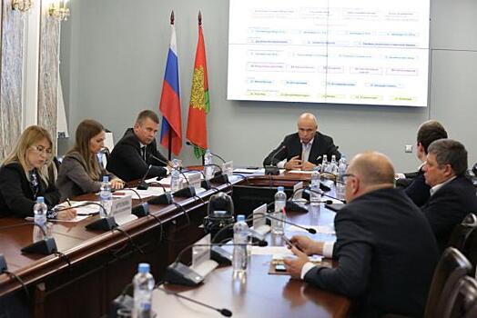 Финалисты «Молодежной смены» защитили в Минстрое свои проекты