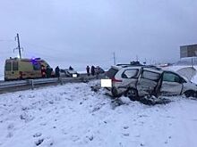 На Ставрополье 4 человека пострадали после столкновения двух иномарок